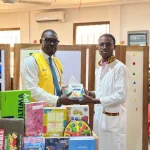 Lions Clubs Togo offrent jouets et cahiers aux enfants cancéreux