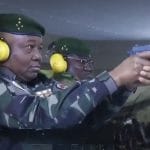 Le président du Niger participe à des exercices de tir