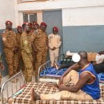 Visite du ministre de la Guerre aux blessés militaires à Bobo-Dioulasso