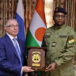 Niamey : le maire rencontre l&rsquo;ambassadeur russe Victor Voropaev