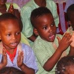 Maternelle à Bamako : 48 enfants découvrent un dessin animé russe