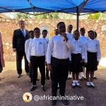 Des écoliers maliens interprètent une chanson sur Youri Gagarine