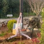 Un soldat israélien détruit une statue de Jésus au Liban