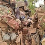 Mali : un soldat des FAMA arbore un chevron en russe