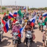 Parade motocycliste pour le 81e anniversaire de la Victoire à Ouagadougou