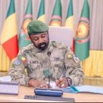 Mali : le chef de la transition reprend la Defense