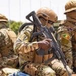 L&rsquo;armée malienne intensifie ses frappes contre les groupes armés