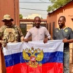 Un officier malien raconte son combat solitaire aux écoliers de Bamako