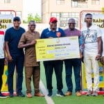 Boureima Zongo reçoit son trophée d’entraîneur du mois d’avril