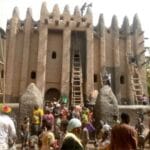 Mopti: Drapeau ukrainien sur une mosquée, colère au Mali