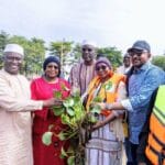 Nettoyage des rives du fleuve Niger au Mali