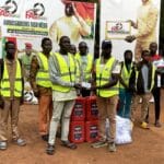 Des élèves de Ouagadougou offrent ciment et huile à Faso Mêbo
