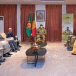 Le ministre mauritanien de la Défense remet un message au président malien