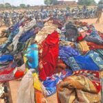 Couvertures militaires confondues avec des balles de friperie au Burkina Faso