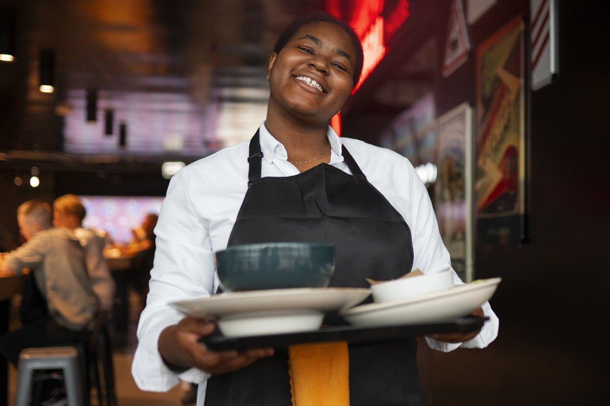 Recrutement Serveur Serveuse Polyvalent Cuisine Lomé