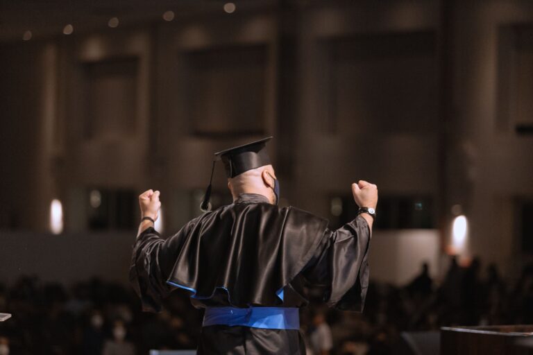 Comprendre le Master by Research : Guide complet – 31 octobre 2026