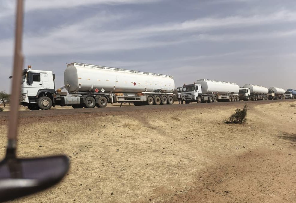 Bamako recoit 950 camions citernes sous escorte militaire