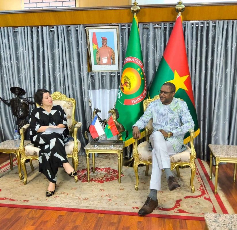 Diplomatie au Sahel : une émissaire tchèque visite le Burkina Faso